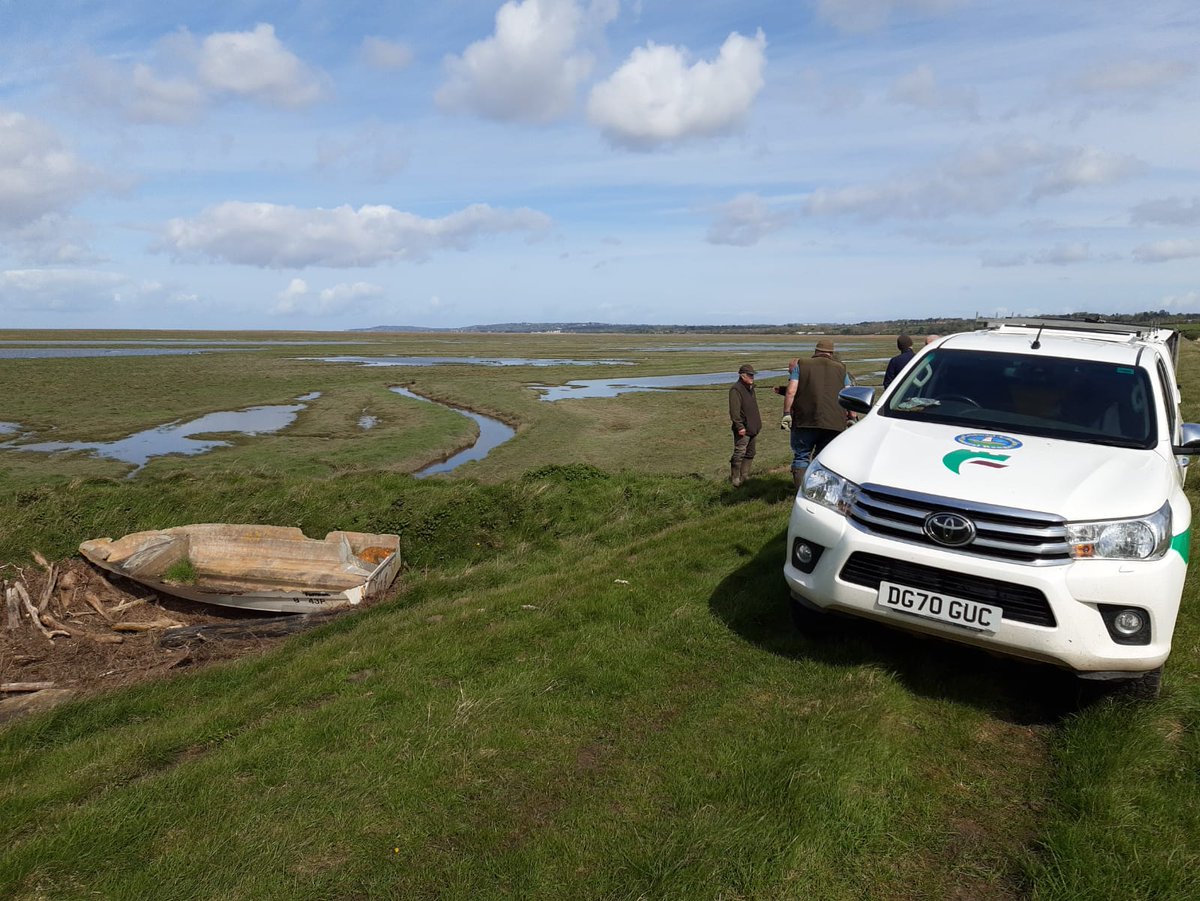 Coastal Rangers out with Dee Wildfowlers cleaning this beautiful stretch of coastline from a winter of plastics along the strandline. Clean coast, safe coast. #flintshirecoastpark #coastpark #coastalrangers #oceanplastics #coastalcleanup #deewildfowlers