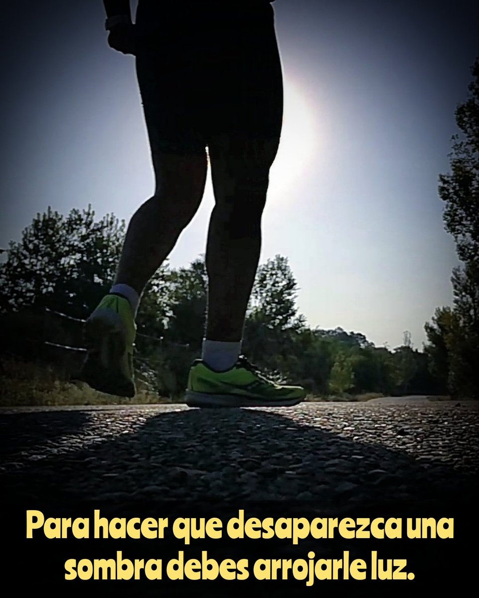 ✍️ 'Para hacer que desaparezca una sombra debes arrojarle luz'.

#ElTipicoCalvo #Luz #Sombras #Sonrisas #Deseos

#Nota #MisNotas #MisCosas #MisHistorias #NoLoIntentoLoHago #Run #NoPiensesCorre #Running #Correr #Runners