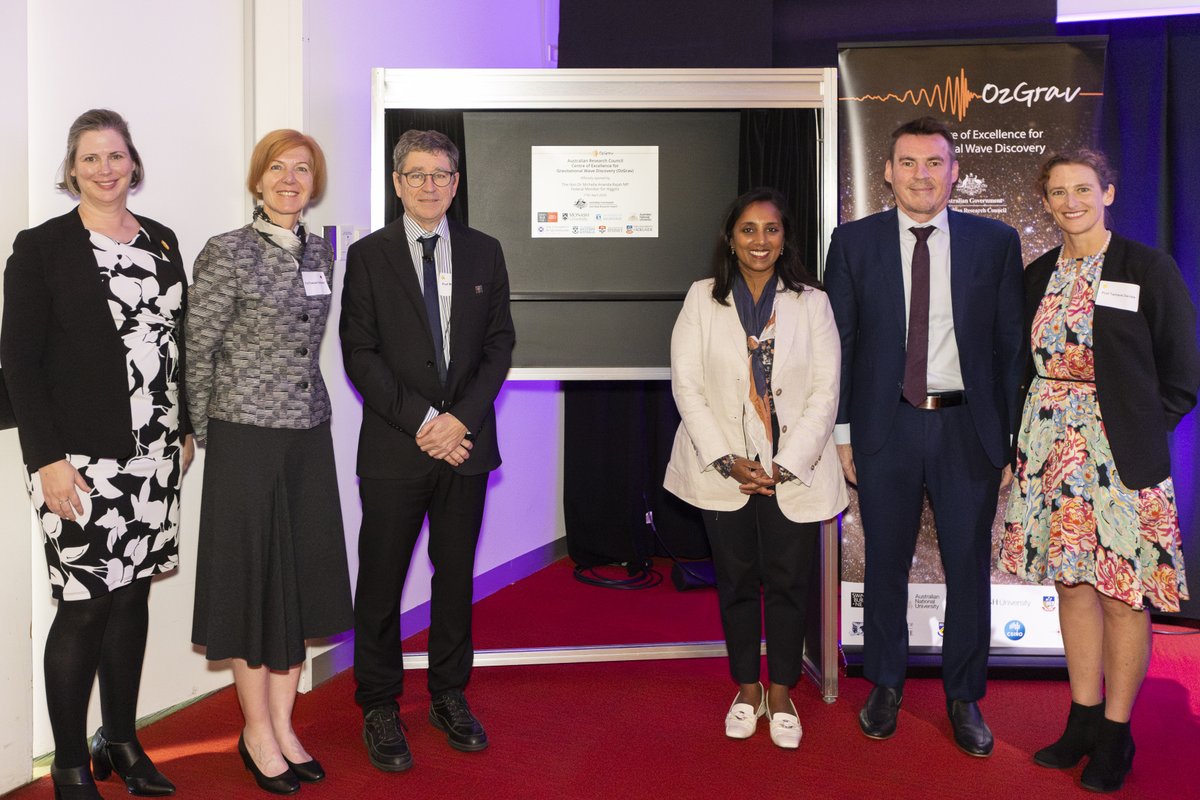 What happens when two black holes collide? By studying gravitational waves, <a href="/ARC_OzGRav/">OzGrav</a> at <a href="/Swinburne/">Swinburne University of Technology</a> is tackling the extreme physics of blackholes and finding creative ways to inspire young Australians to stay in STEM.

More: swinburne.edu.au/news/2024/04/o…