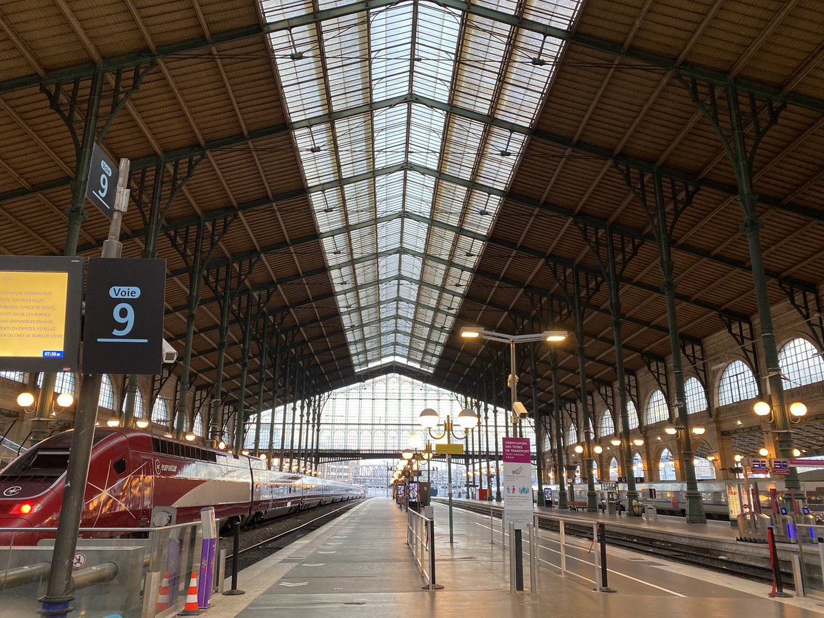 De gare en gare… Vers Paris mardi soir, vers Bruxelles ce matin pour un événement @OCDE_fr sur l’économie circulaire où je témoignerai des actions de @strasbourg !
#EconomieCirculaire #PactePourUneEconomieLocaleDurable