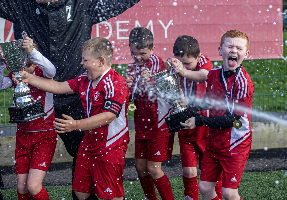 ACHIEVEMENT 🇬🇧🇺🇸🇹🇿 Our Under-9s celebrated in style at Litherland Sports Park last night when they picked up their trophies after winning the Burscough League treble 🏆🥳👏

JOIN US ⏬
📲 DM
📥 uk@7eliteacademy.com
🌐 uk.7eliteacademy.com

#7EliteAcademyUK | #PlayerPathway