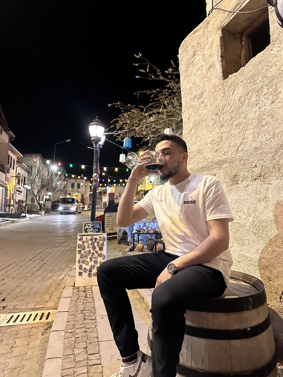 Herkes anlattığı kadar iyiyse bu kadar kahpeliği kim yaptı?