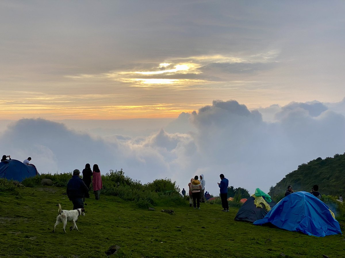 KaipachaE's tweet photo. Can you imagine arriving at an ancient citadel at more than 3,800 meters above sea level and seeing the horizon and being above the clouds, this amazing citadel is Rupac, the kingdom of the Atavillos.#peru #lima #rupac #trekking #hiking #adventure #explore #travel #travelblog https://t.co/reAexyli8E