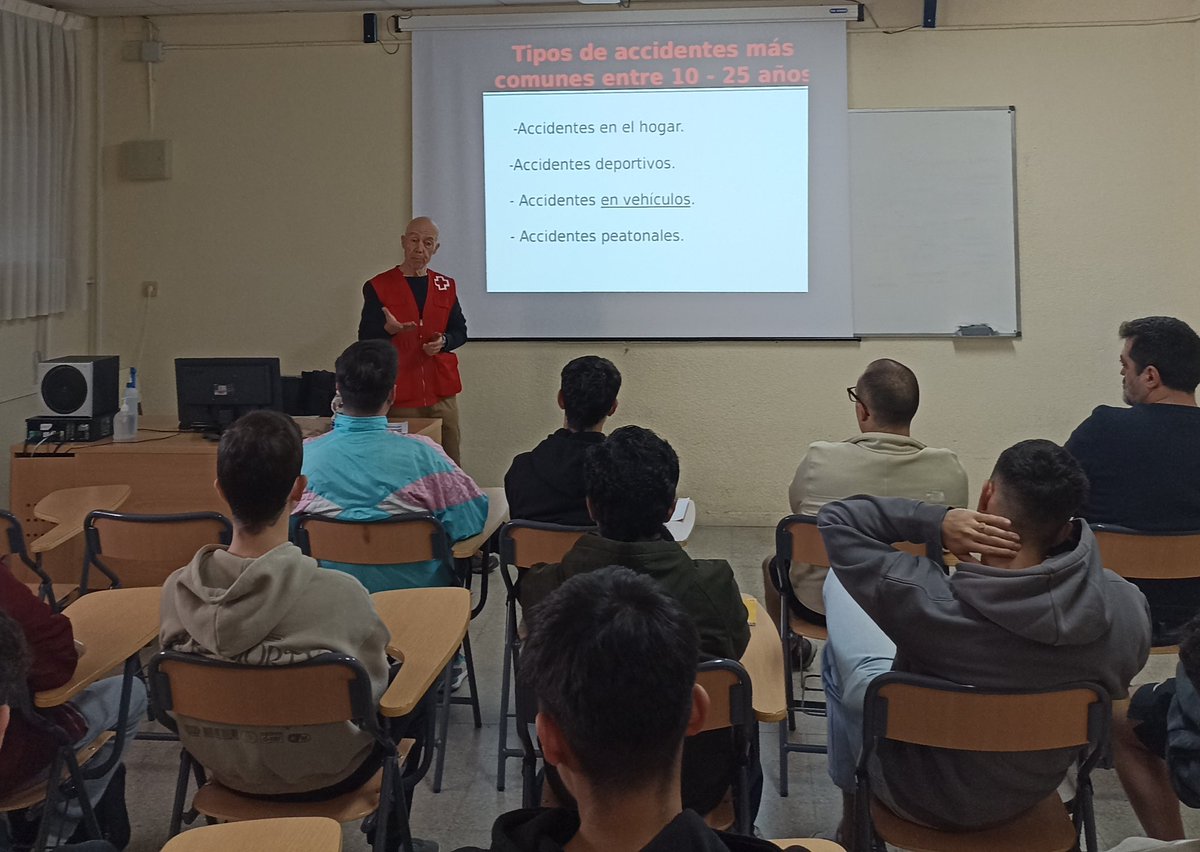 ⛑️ Durante el mes de abril, Cruz Roja imparte Talleres de Sensibilización en #primerosauxilios a nuestro alumnado  de #formacionprofesional de #cfgm y #cfgs
#fp #estudiarenelmachado #estudiarenalcala