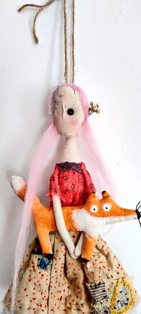 Little Fox and his pink hair friend 🦊 Available for sale on Big Cartel littlebirdofparadise.bigcartel.com/product/pink-h… #earlybiz #mhhsbd #CraftBizParty