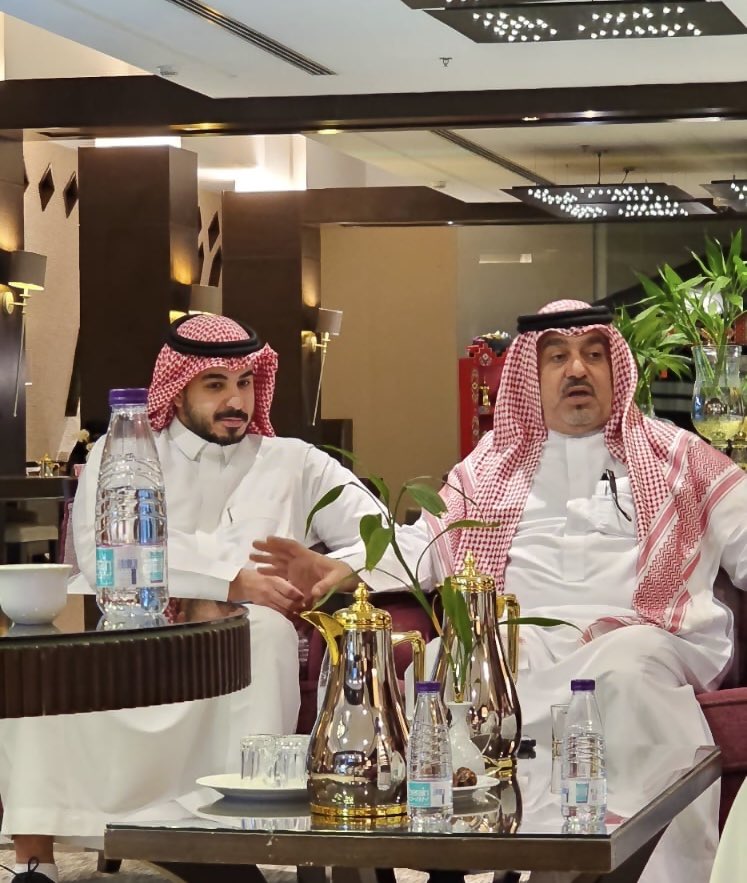 tabukchamber's tweet photo. #أخبار_الغرفة |

بحضور رئيس #غرفة_تبوك الأستاذ. عماد بن سداد الفاخري وأعضاء مجلس الإدارة والأمين العام المكلف أ. حسن بن سالم الشهري، تقيم #غرفة_تبوك حفل معايدة لمنسوبيها بمناسبة #عيد_الفطر_المبارك 

#tabukchamber https://t.co/DBOGBcN9lr