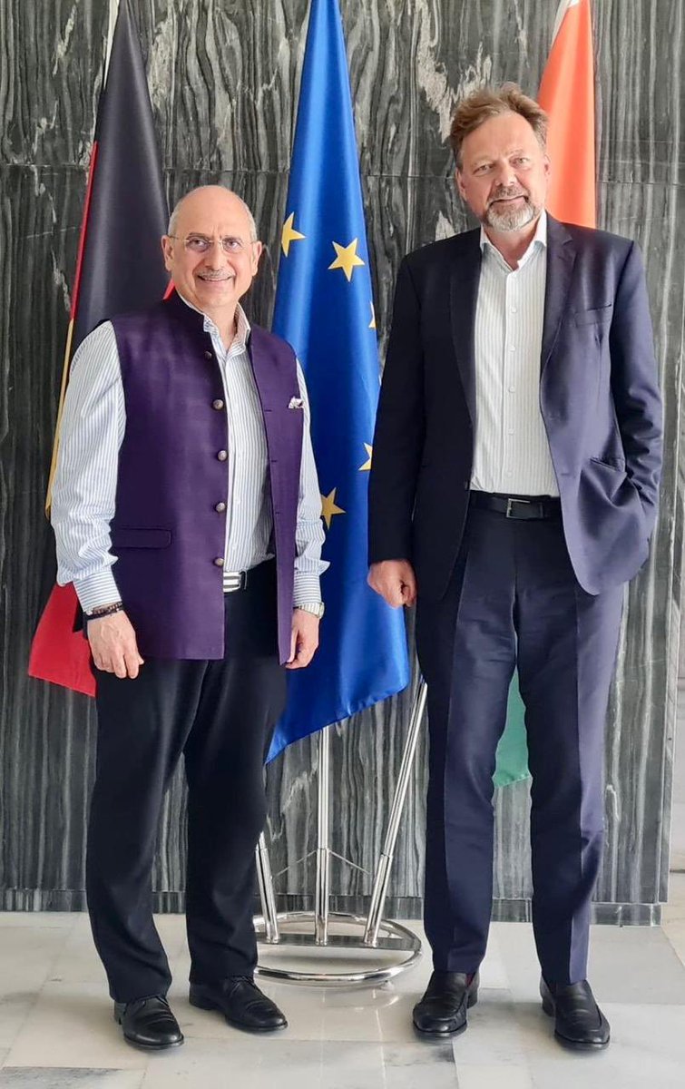 I met BJP-Spokesperson @NalinSKohli yesterday for tea: Thanks for a good discussion on skilled labour migration, German-Indian legal cooperation and the Indian elections.