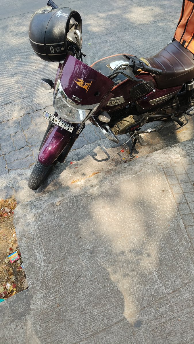 @3rdEyeDude @RCBengaluru @blrcitytraffic @jbnagartrfps @jbnagartraffic @krjayathirtha @imKBengaluru Vehicle number KA11ES9473 Location Indiranagar Masked number plate and front side number plate broken Number verified with last violations.