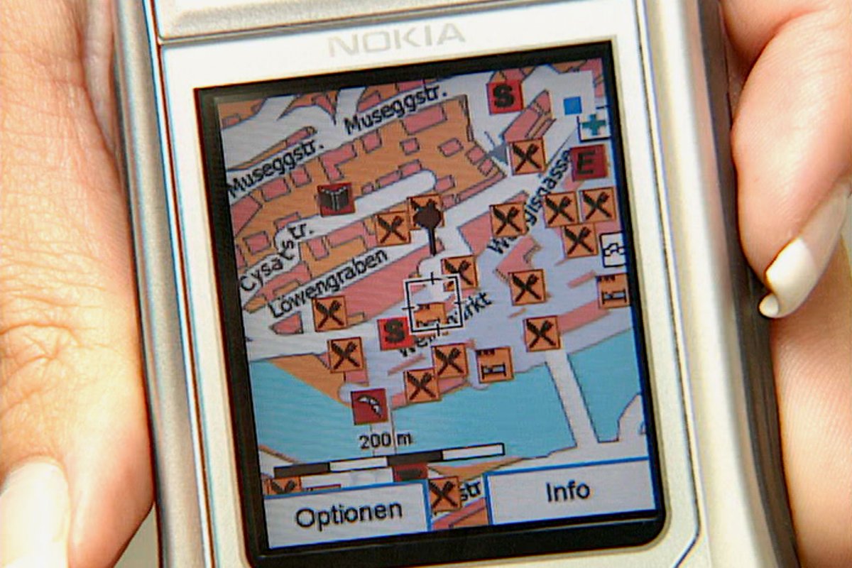 swissinfo_en's tweet photo. “Everyone in Switzerland loves maps,” declares Zurich engineer Samuel Widmann. Few people know that behind Google Maps lies a Swiss entrepreneur’s intuition and Switzerland's extensive experience in cartography 👉 https://t.co/9a9cFRnSml https://t.co/R1zUvWmY2C