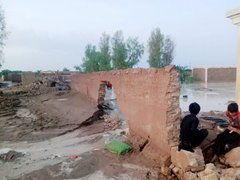हाल ही में भारी बारिश और बिजली ने पाकिस्तान के कई इलाकों में कहर बरपाया, जिससे 71 लोगों की मौत हो गई और 67 घायल हो गए #AsiaAlbum xhtxs.cn/SI6
