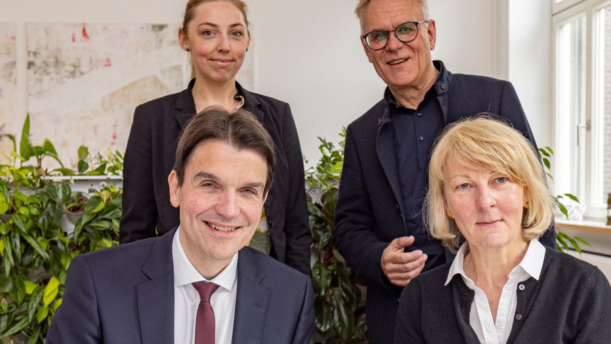 uli_paetzel's tweet photo. Gemeinsam für Umwelt- und #Artenschutz: #EGLV und @NABU_NRW verlängern Kooperation. Gemeinsam mit Dr. Heide Naderer, Landesvorsitzender NABU-NRW haben wir für weitere 3 Jahre unsere Zusammenarbeit auf den Weg gebracht! Für eine nachhaltige Zukunft an #Emscher und #Lippe! https://t.co/lPf1HFddCi