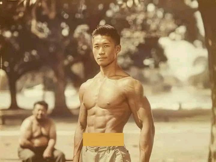 Gambar ini diambil pada tahun 1946. Lelaki dalam gambar ini ialah Ken Shimizu. 

Dia berumur 35 tahun, sudah berkahwin dan mempunyai 2 orang anak. 

Shimizu tidak pernah berlari, makan apa sahaja yang dia mahu, suka minum sake, selalu tidur lewat.

Thread 👇🏻