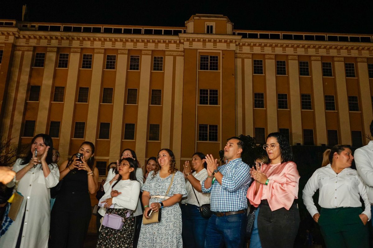 La #CATM2024 exploró el Centro Histórico de San Salvador. 🤩

Durante su visita, descubrieron lugares emblemáticos como la Plaza Morazán, Plaza Barrios, BINAES, Palacio Nacional y Teatro Nacional.