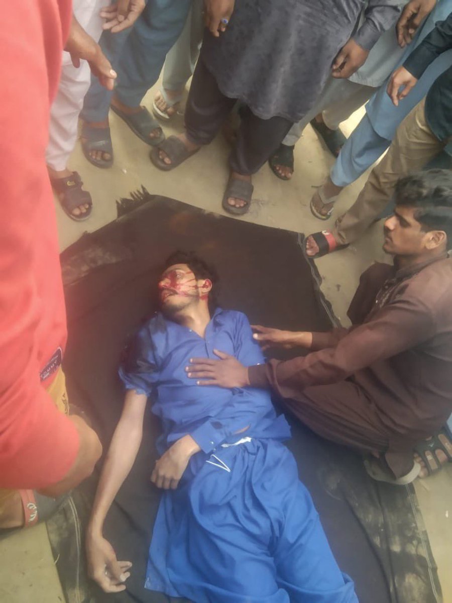 افسر شاہی ایک اور قیمتی جان لے گئی😭: نارووال کے علاقہ چندو وال میں مریم نواز کے پروٹوکول کی گاڑی کی ٹکر سے ایک نوجوان جان کی بازی ہار گیا۔۔!! افسوس ناک اللّٰہ کی لعنت ہو ان پر #ملک_گیر_احتجاج_کرو