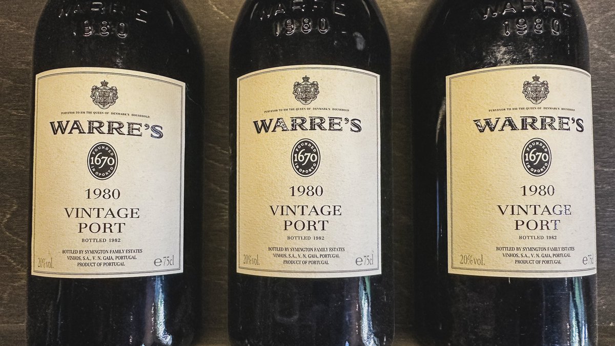 Hinta oli vähän korkea. Miltä se maistuu? 🍷 #Porto #Portwine #Warres