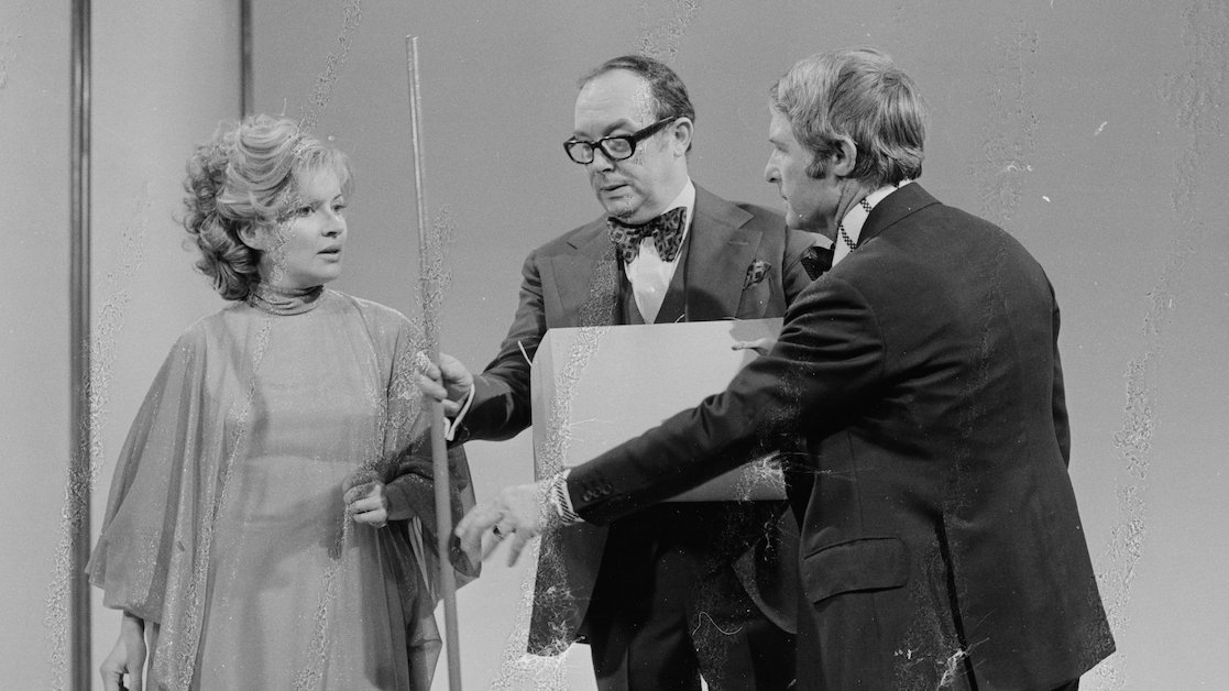 Vanessa Redgrave and Hannah Gordon were the guests of Morecambe and Wise in a repeat of their 1973 Christmas special #OTD 50 years ago. Also that night, The Burke Special, Play for Today (The Reporters by Arthur Hopcraft) and The Pallisers. Photo by Don Smith for @RadioTimes