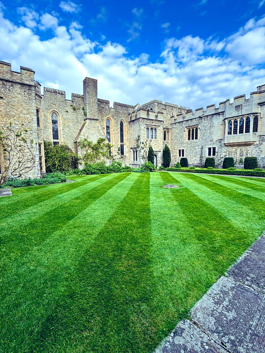 Fabulous work by our three gardeners yesterday. The perfect backdrop for drinks and canapés! #AllingtonCastle #KentCastle #CastleWeddings #CorporateDays