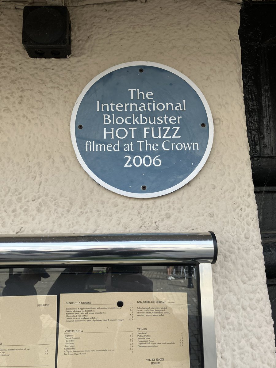 THE oldest clock in the world (with original dial) and THE Pub. Two essential things we saw in WELLS last week (or is that SANDFORD). YARP ☺️