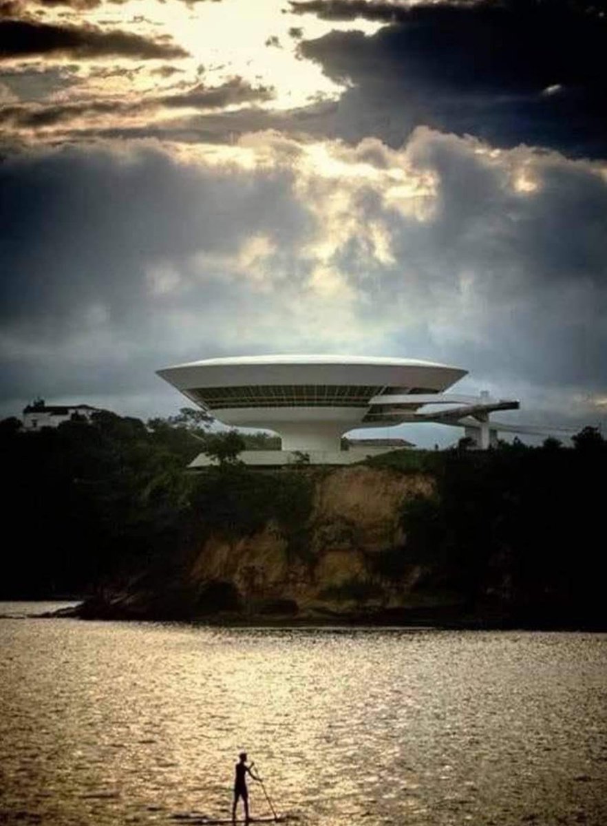 ⭕ Con vistas
#DiaInternacionaldelosMonumentos

Museo de Niteroi | 1️⃣9️⃣9️⃣6️⃣ | Brasil | Oscar Niemeyer

#JuevesDeArquitectura #arquitectura #architecture #archilovers #diseño #design