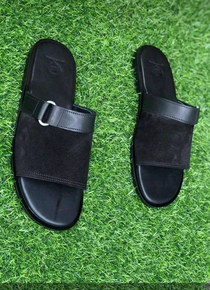 FirstRate_Shoes's tweet image. N6500 (WhatsApp 07032888205)

Mourinho Odunlade Guinness World Record Haaland #DavidoMSG #Dollar Rihanna Portable Cardoso