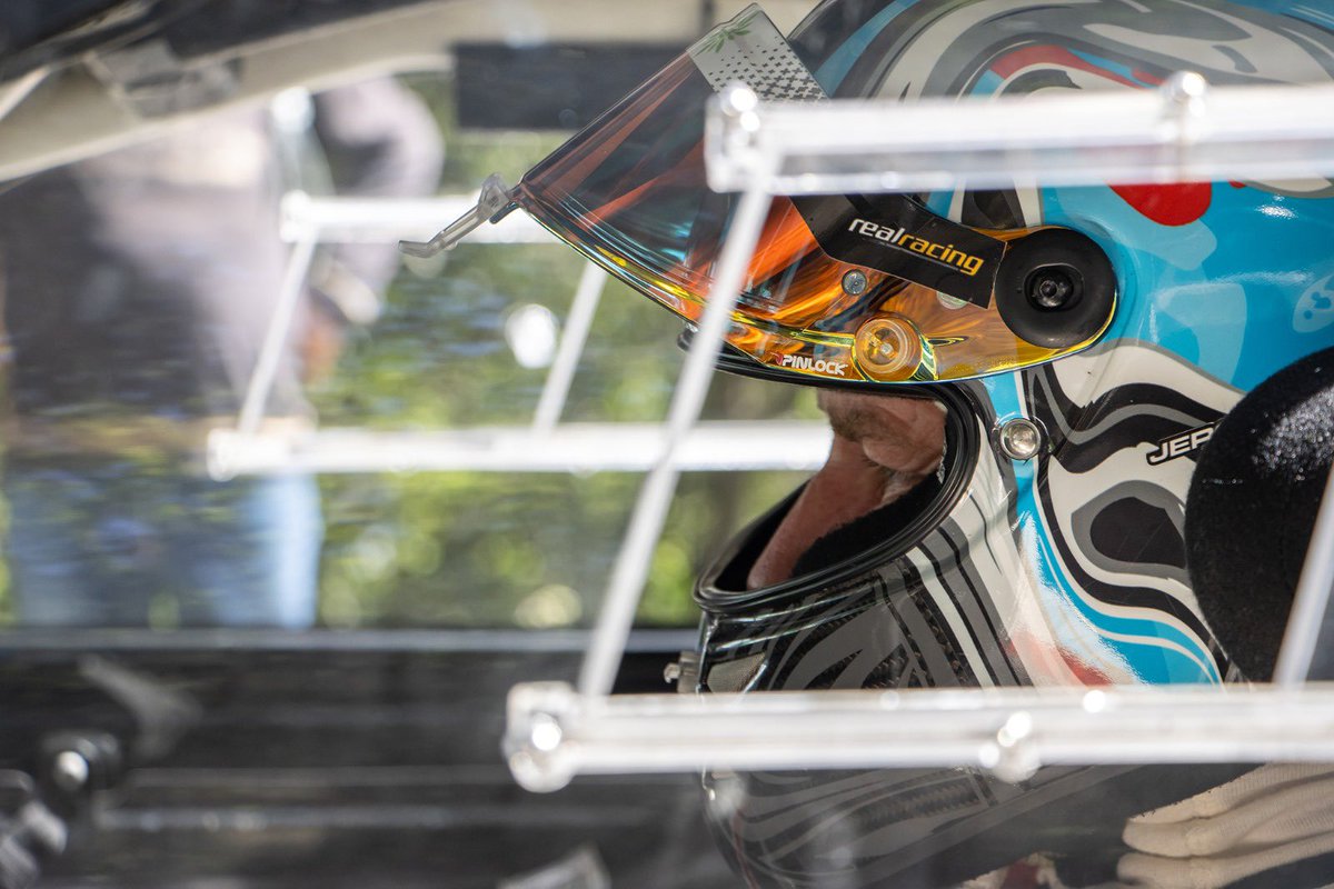 Last weekend, the team was at the Saint-Jean-du-Gard hill climb, with Jérôme France and the Porsche 911 GT3 RS 4,0l. Jérôme will race again with us at #PikesPeak in june.
📷 Thomas Bestion