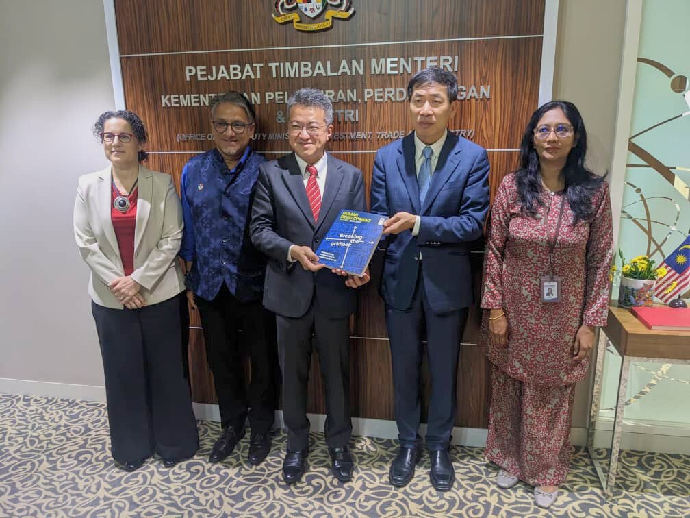 #MyUNDP thanks YB @LiewChinTong, Deputy Minister of @MITIMalaysia for a rich discussion on industrial development w/ UNDP A.A. @HaoliangXu, w/ potential collaboration on policies for the green transition. UNDP stands ready to support MITI in its strategic direction.