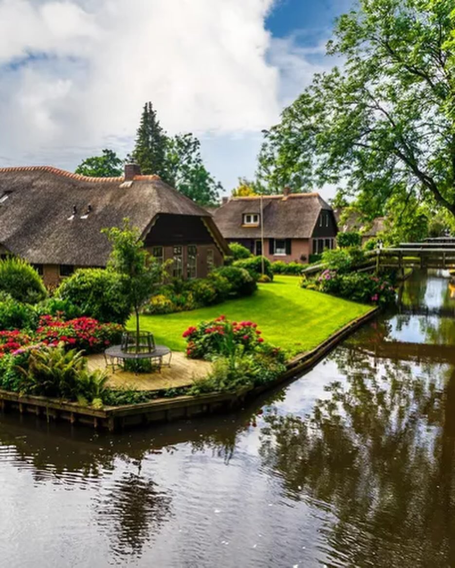 Masalları andıran Hollanda, Giethoorn Köyü’ne git.