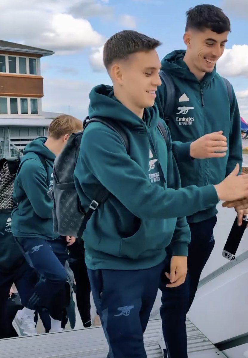 Kai Havertz returns to London with his Nintendo Switch.

What a guy. 🤣❤️