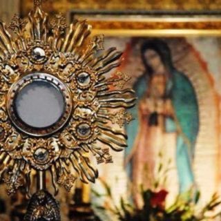 María.
Ruega por el Papa Francisco, los sacerdotes, cristianos perseguidos y presos.
Y todas la necesidades de la Santa Iglesia.