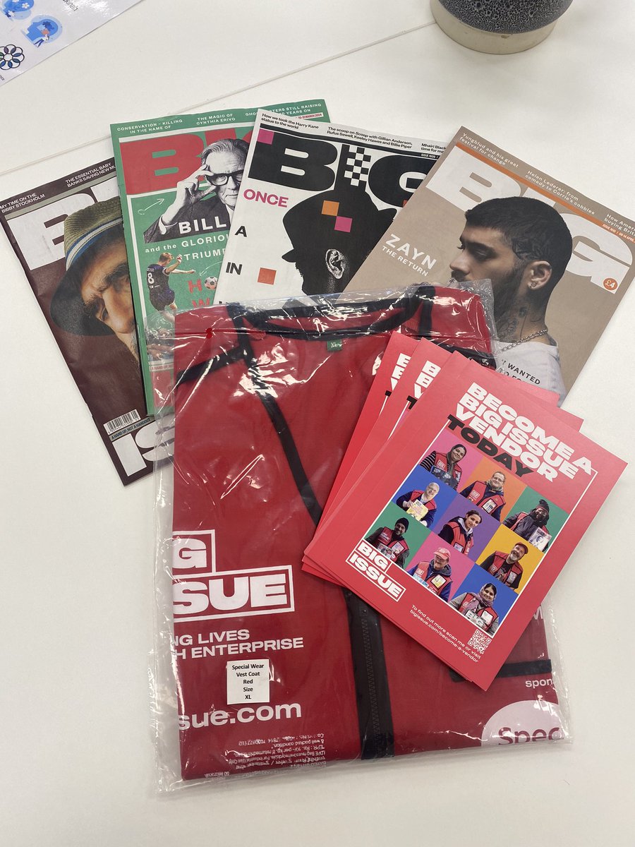 PCSO30747's tweet photo. I’m now at @shekinahcharity with Sue from @BigIssue chatting with client here to see who might be interested in becoming a seller. It’s a great opportunity that can open doors and greatly improve self esteem. #ahandup not #handout @CharlesCrossLPP @DC_Police https://t.co/rLp0JG4OWU