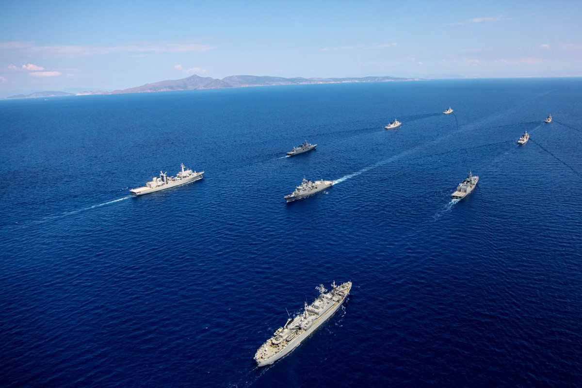 BLUE-WATER NAVY «Τώρα όμως έρχεται το βασικό ερώτημα: τι το θέλουμε το Ναυτικό;  Γιατί επί τη βάσει του τι θέλουμε το Ναυτικό μας πρέπει να αποφασίσουμε τι πρέπει να έχει το Ναυτικό ή αν θέλετε τι πρέπει να είναι το Ναυτικό μας. Θέλουμε ένα Ναυτικό κλειστής θάλασσας; Ένα…