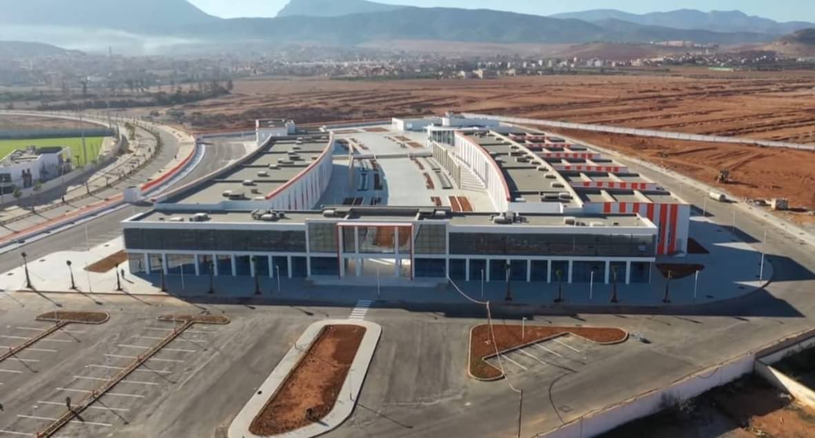 MoroccoIntel's tweet photo. 🇲🇦💻| Approuvé en Février dernier par le Conseil du Gouvernement, Berkane s’apprête à inaugurer 𝗹’𝗘́𝗰𝗼𝗹𝗲 𝗡𝗮𝘁𝗶𝗼𝗻𝗮𝗹𝗲 𝗦𝘂𝗽𝗲́𝗿𝗶𝗲𝘂𝗿𝗲 𝗱𝗲 𝗹’𝗜𝗻𝘁𝗲𝗹𝗹𝗶𝗴𝗲𝗻𝗰𝗲 𝗔𝗿𝘁𝗶𝗳𝗶𝗰𝗶𝗲𝗹𝗹𝗲 𝗲𝘁 𝗱𝗲 𝗹𝗮 𝗗𝗶𝗴𝗶𝘁𝗮𝗹𝗶𝘀𝗮𝘁𝗶𝗼𝗻. 

Une école qui vise à doter le Maroc 🇲🇦 « d’un nouveau modèle d’écoles d’ingénieurs […] pour former des ressources humaines capables de relever les défis liés à la transformation digitale et 𝗱’𝗶𝗻𝘀𝗰𝗿𝗶𝗿𝗲 𝗹𝗲 𝗥𝗼𝘆𝗮𝘂𝗺𝗲 𝗱𝗮𝗻𝘀 𝗹’𝗲́𝗰𝗼𝗻𝗼𝗺𝗶𝗲 𝗱𝘂 𝘀𝗮𝘃𝗼𝗶𝗿 » selon un communiqué du Gouvernement.