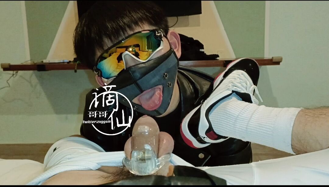 basketballnull's tweet photo. 上海有体育生或喜欢穿篮球鞋脚臭的吗？我是1m，学生，安全第一，不玩危险，江浙沪其他地方也可以交流！伪主互玩，主奴双向，爱做s，也爱闻篮球鞋，最喜欢运动带锁反差贱狗，微信在主页 https://t.co/F09LpxcMPG