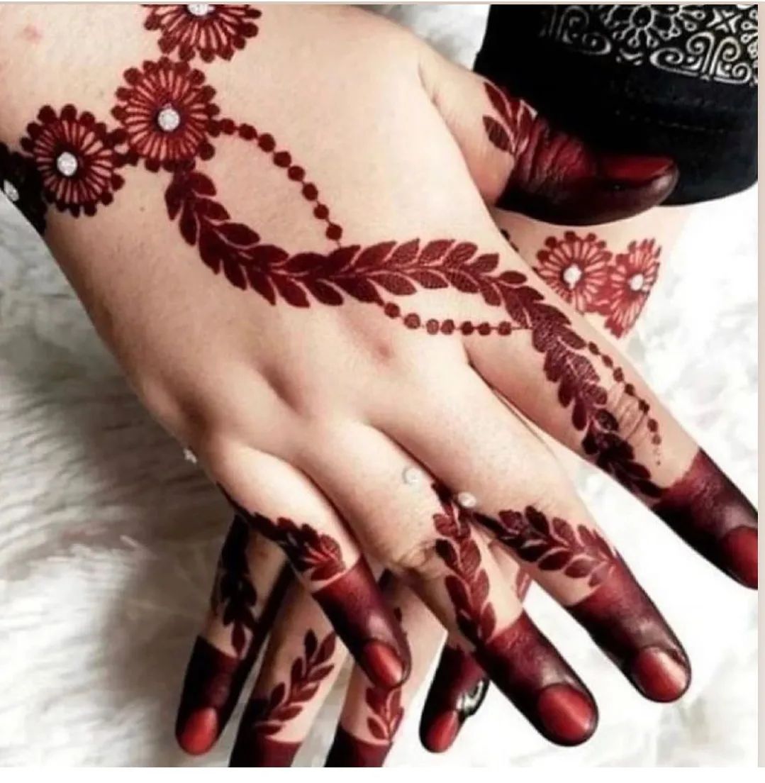 One word for this design..

#henna #mehndi #hennadesign #mehndidesign #fashion #fashionlif