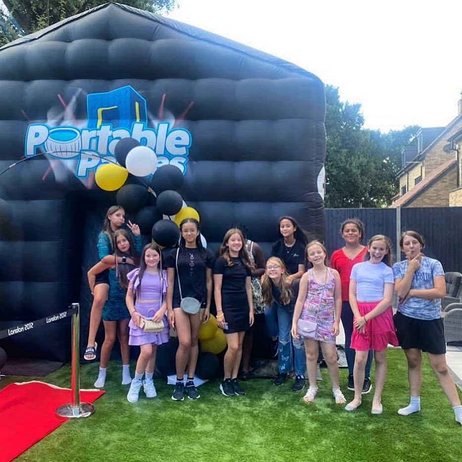 𝓛𝓮𝓽 𝓽𝓱𝓮 𝓰𝓸𝓸𝓭 𝓽𝓲𝓶𝓮𝓼 𝓻𝓸𝓵𝓵… 💃🏽

#inflatablenightclubs #portableparties #inflatables #gardenparty #partyideas #partyideasgroup #13thbirthday #16thbirthday #18thbirthday #21stbirthday #30thbirthday #40thbirthday #50thbirthday #partyathome #event #events