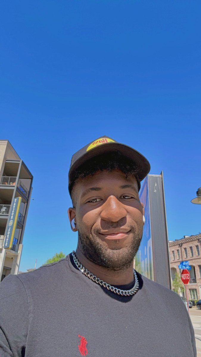 roderick_loving's tweet photo. It’s my 24TH Birthday 🎉🎉🎉 feeling good and living my best life https://t.co/b3TeDNvbhr