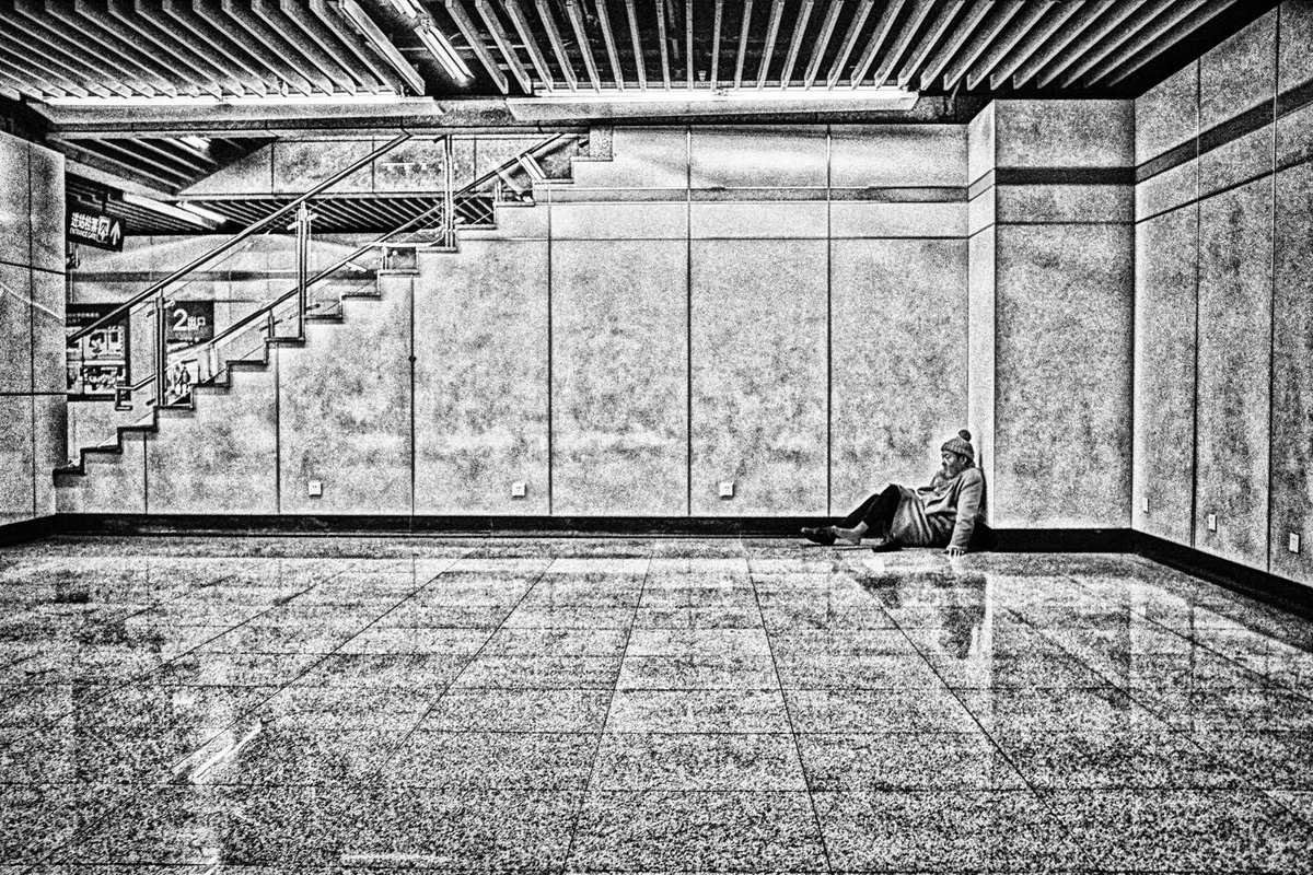 DSCF3565-3333 17.4.11 #streetphotography #monochromephotography #china #station