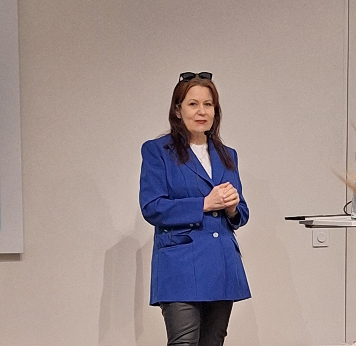 Elina Hiltunen #STUK'in tulevaisuuspäivässä: 
Ennakointi = faktat + mielikuvitus.
Elämä = kuolema - syntymä
#tulevaisuus #future