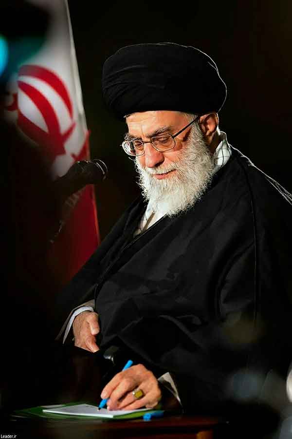 XzMatin's tweet photo. How can a country be turned into ruins, have its cities and towns covered in dust and then be told that it should please not view itself as oppressed?
Ayatollah Sayyid Ali Khamenei  29th of Nov, 2015
#LETTER4U
https://t.co/Wi0sNpQeZc… https://t.co/nLD42F9D6x