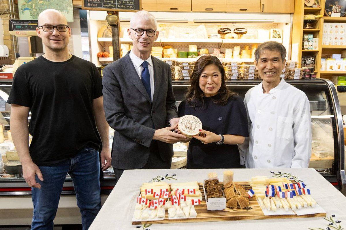 franckriester's tweet photo. Fin de mon déplacement au Canada 🇨🇦 avec @mary_ng, pour découvrir les produits 🇫🇷 du marché Saint-Lawrence de #Toronto. 

C'est parce que nous sommes fiers de nos produits que nous voulons continuer à les protéger dans le cadre d’un commerce juste et bénéfique pour nos producteurs.