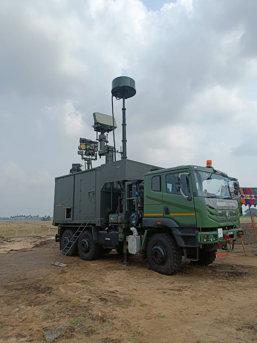 Finally !
A a good pic of Indian Navy Anti-drone system!