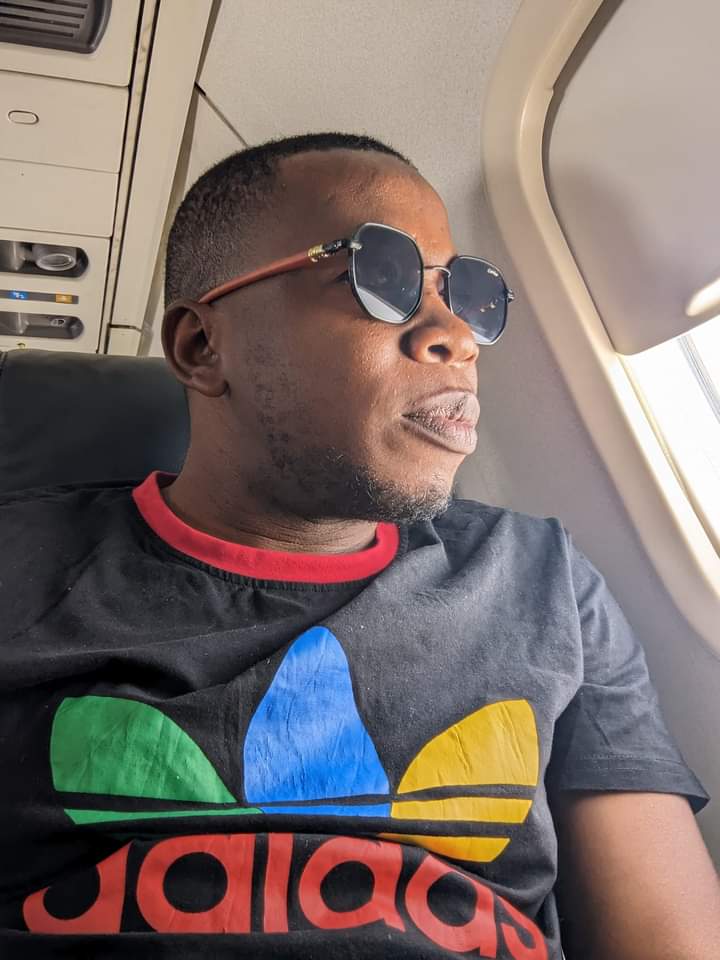garrincha_1962_'s tweet photo. Happy Birthday, award-winning sports Journo/Presenter, @MrMowiz. Have a great day, #Mutumina. https://t.co/Z54TAeWpBp