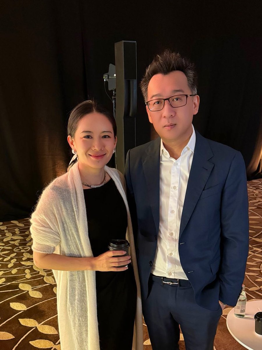 Many people became fans of @HAOHONG_CFA because of the book 《Forecasting, Economics, Cycles and Market Bubbles》，What if you knew that he had supported Bitcoin ten years ago? 很多人粉@HAOHONG_CFA