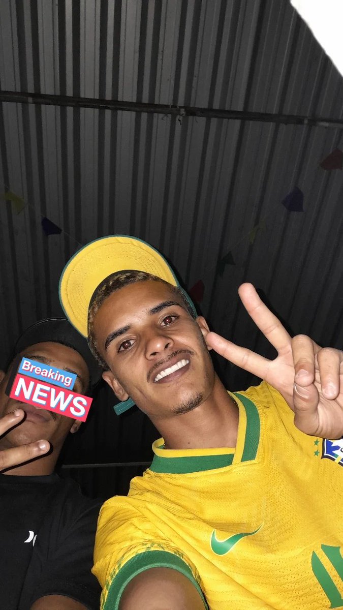 Pkcriabom's tweet photo. Quem e muito visto vira alvo de fofoca então sigo em paz pelas beiradas.. 👀 https://t.co/mx6J7lmK5L