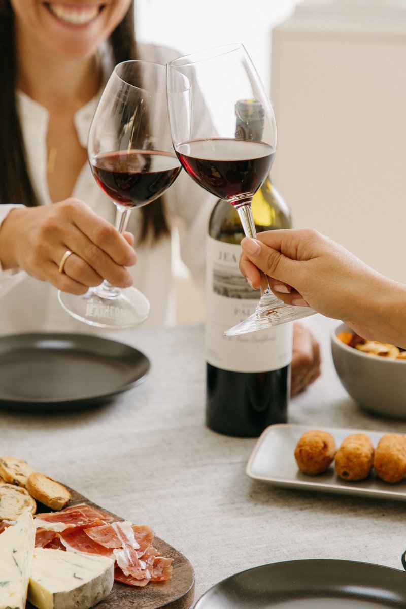 La felicidad tiene 4 letras: V I N O 🍷