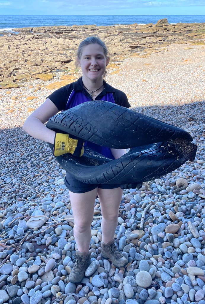 gordonstoun's tweet photo. The #Gordonstoun community &amp; rescue services went straight into action yesterday - with the Conservation Service (with some Year 10 volunteers) clearing rubbish from the area around nearby Sculptor's Cave. 

#bigcommunity #thereismoreinyou #charactereducation #boardingschool https://t.co/TytvTbELNs