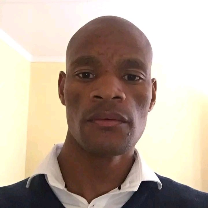 MDNnewss's tweet image. Calls are intensifying for authorities to arrest a 40 year-old married pastor who is ALLEGEDLY dating a high school learner after videos of her circulated on X formerly known as Twitter, where she is showing off her 4th year anniversary gift(IPHONE 15) on camera whilst seated in