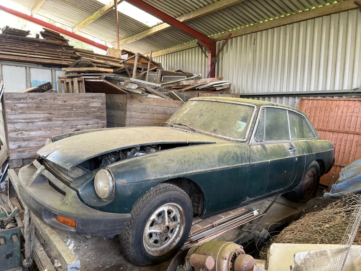 BarnFindsUK's tweet photo. Ad:  1975 MGB GT restoration project with unfinished Rover V8 conversion
On eBay here -->> https://t.co/NnPfqcs1so

 #ClassicCarRestoration #MGBGT #RoverV8 #CarProject #CarRestoration #ClassicCar #CarProjectForSale https://t.co/JM9VUNj2Ux