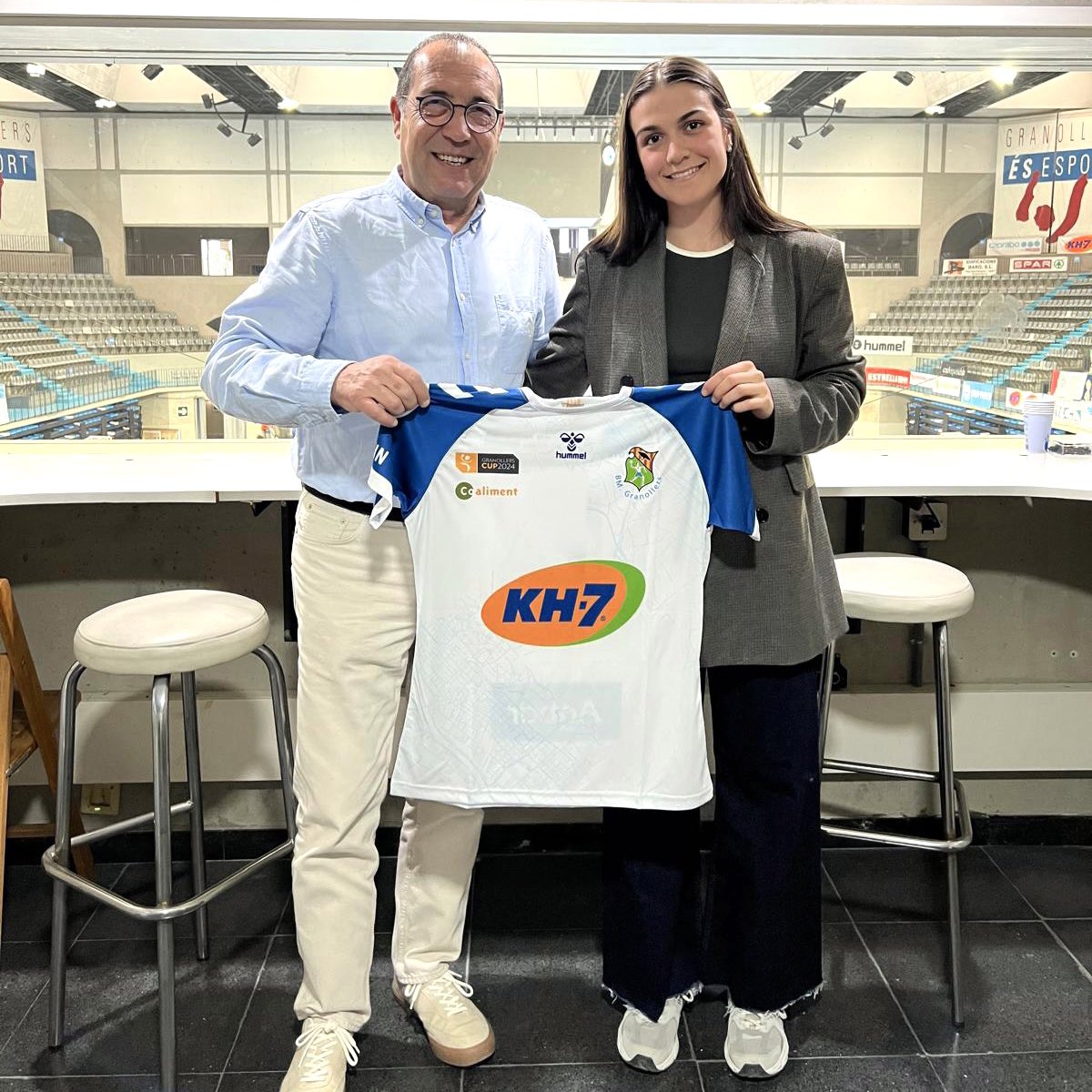 🔝💥 La jugadora porta 5 temporades a l’elit d’handbol femení i va encaminada a jugar la sisena al KH-7 BM Granollers.

🤝🏻 Moltes felicitats <a href="/onaavilaa/">Ona Vila</a> ! 

#OrgullBMG🔵⚪️