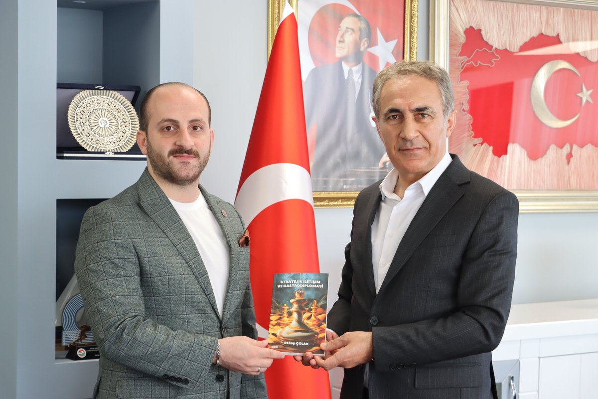 Trabzon Üniversitesi Kariyer Merkezi Müdürü Recep Çolak, İl Müdürlüğümüzü ziyaret etti. Nazik ziyaretleri için teşekkür ederiz.